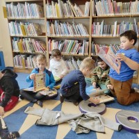 Návštěva knihovny Eduarda Petišky – svět příběhů pro naše nejmenší
