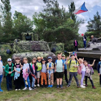 Den dětí u vojáků: Zmrzlina, akce, koně a tanky!