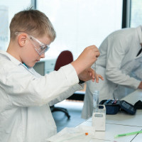 Ohromný úspěch devítiletého Matěje: V soutěži Mladý chemik porazil tisíce starších žáků!
